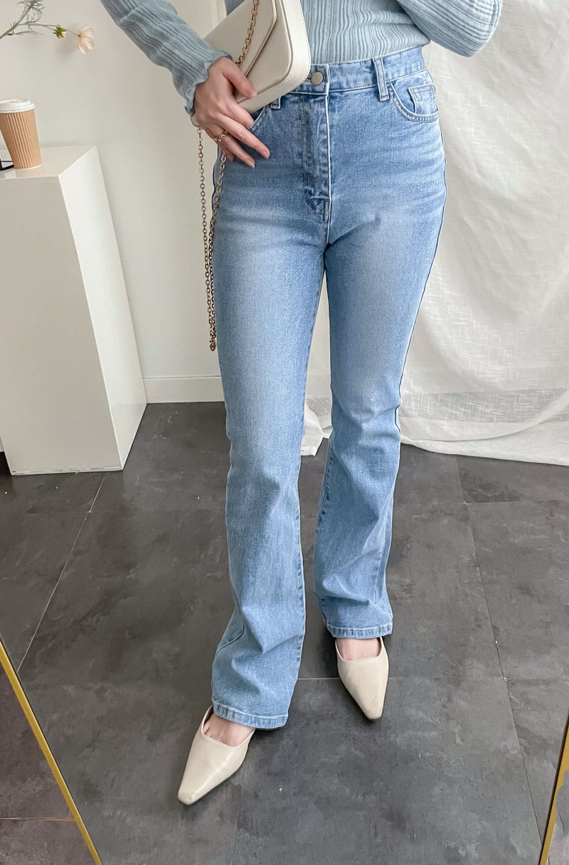 《 顯長腿超高腰款 》高腰微彈顯長腿喇叭牛仔褲, Jeans/ PT8405 (pre-order m)