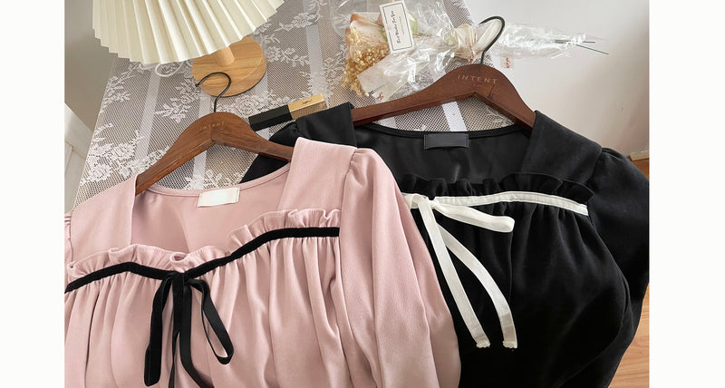 Wonderland 絨面皺褶方領輕優雅上衣, Blouse/ BU8987 (pink sold out)