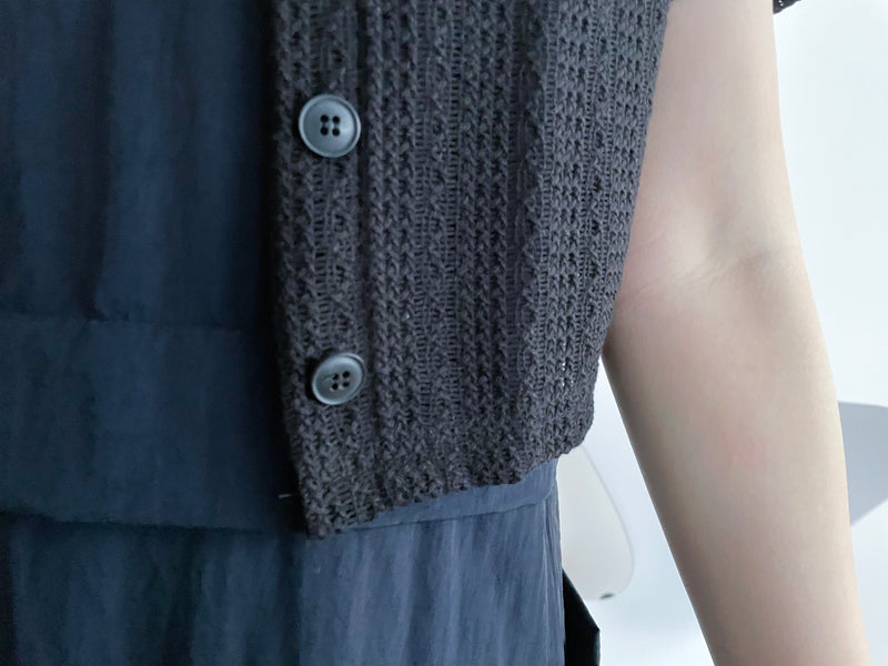 Hollow 幾何織紋排鈕扣百搭微短, Top or Outer/ TP8878 （black sold out)