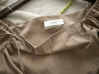 Ribbon Blouse 橡筋方領蝴蝶裝飾假修腰裙擺上衣/ BU9075 (Milktea sold out )