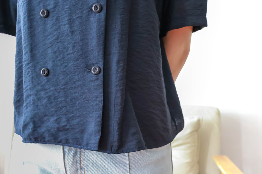 [ BEST ✈️ LIMITED RESTOCK!]  Navy 深藍雙排鈕扣紋理翻領口上衣, Blouse/ BU8926