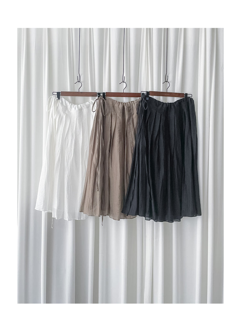 Ribbon Flowing Dress 微光澤輕盈飄逸絲帶裙/ SK8897 (black/white sold out)
