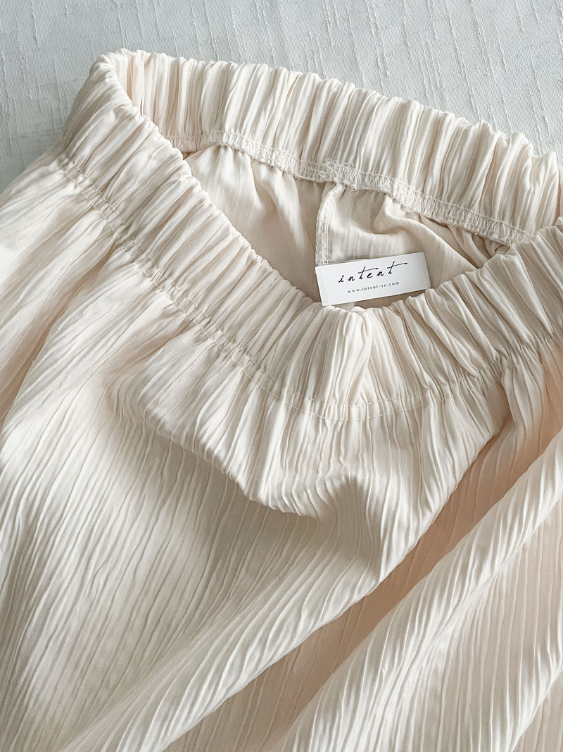 Wavy Patterned Skirt  立體花紋不貼顯瘦直裙/ SK8898