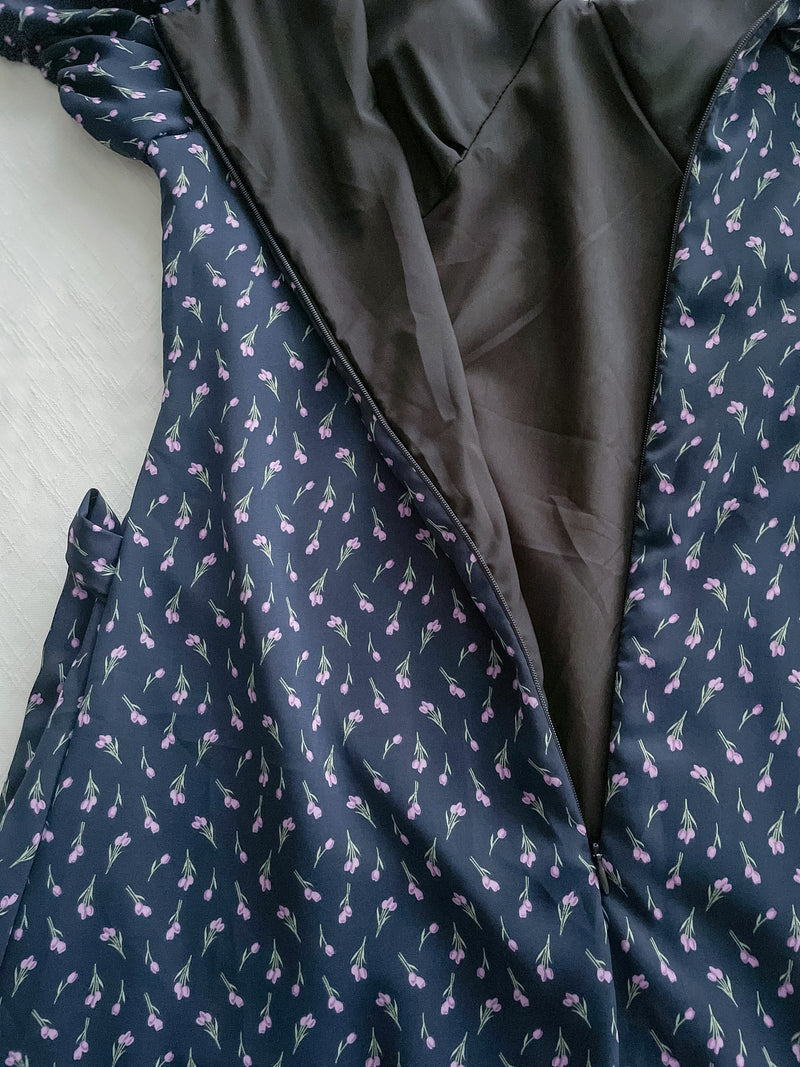 [限量現貨回歸 White］Ruffle Collar Floral Dress  V領荷葉邊碎花顯瘦連身裙/ DS9950