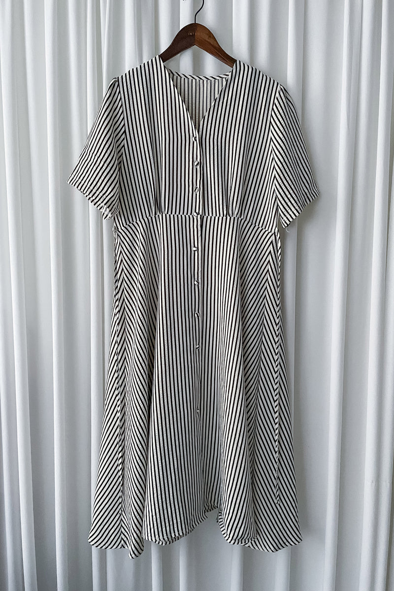 [限量現貨回歸] Stripe Dress 條紋V領連身裙/ DS9931