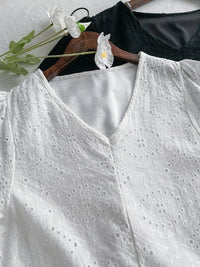 [限量現貨回歸 White］Embriodery Dress V領鏤空刺繡舒適連身裙/ DS9954