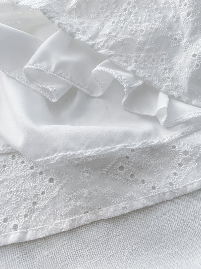 [限量現貨回歸 White］Embriodery Dress V領鏤空刺繡舒適連身裙/ DS9954