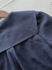 Navy Collar Blouse 特色領口設計感手袖上衣/ BU9120