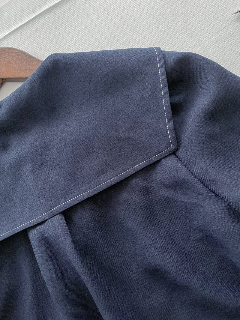 Navy Collar Blouse 特色領口設計感手袖上衣/ BU9120