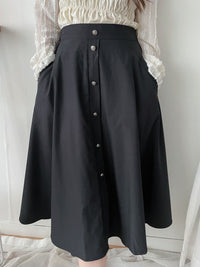 Button Skirt 裝飾鈕扣左右口袋傘裙/ SK8909（pre-order 10月9截單)