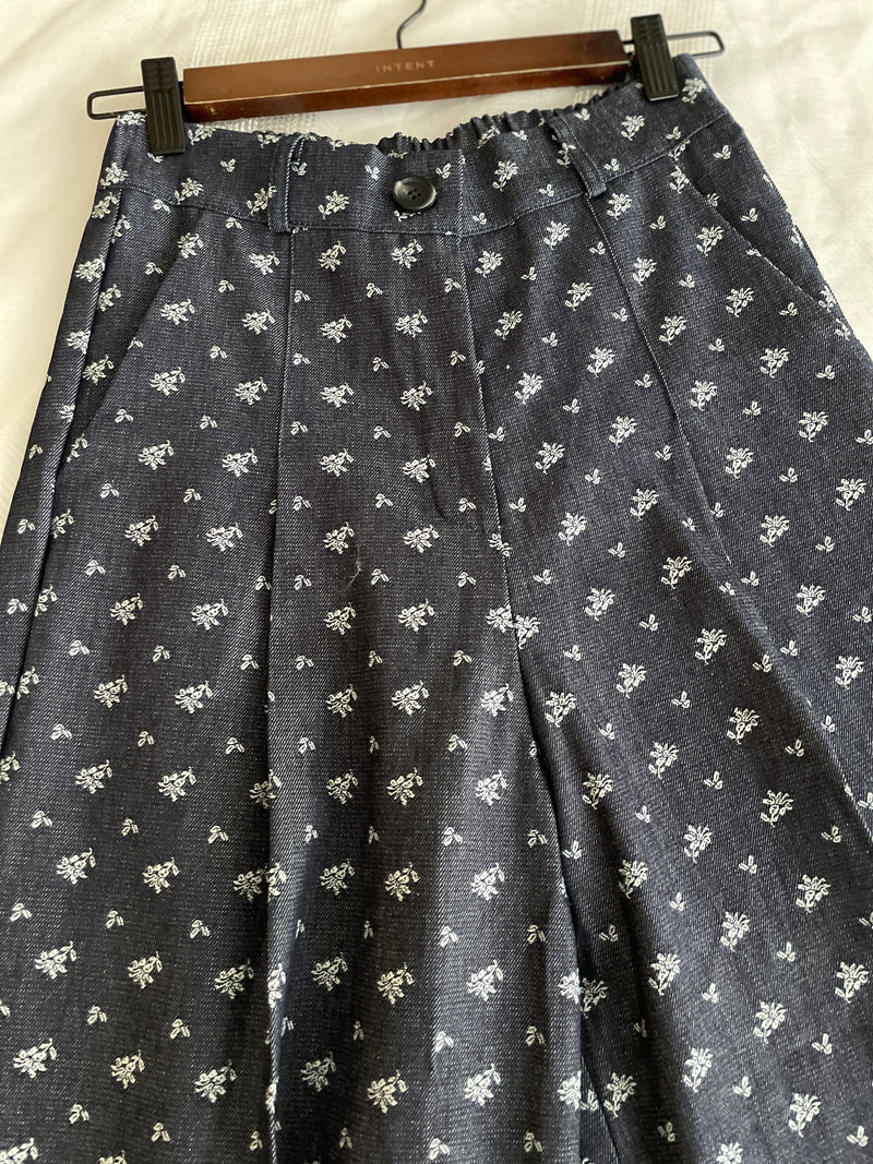 Floral Pattern Pants 花束印花牛仔色西褲/ PT8439