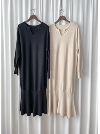 Knit Fishtail Dress 圓V領寬鬆裙身顯瘦魚尾針織連身裙/ DS1005