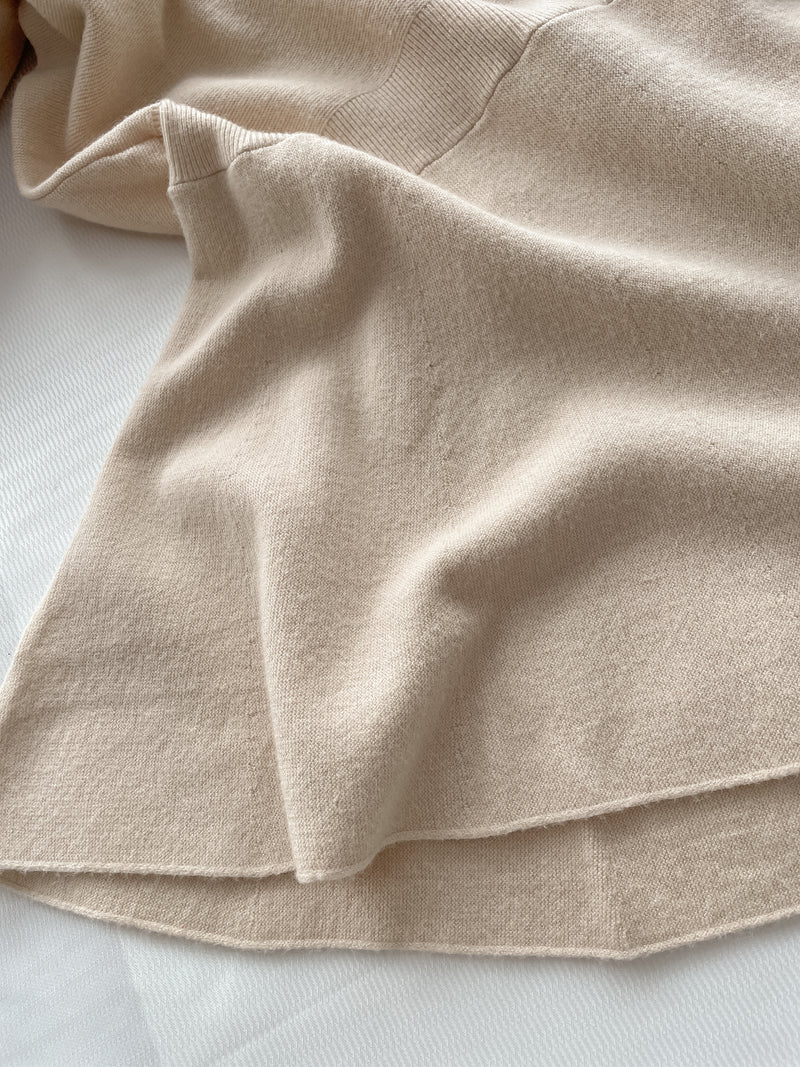 Knit Fishtail Dress 圓V領寬鬆裙身顯瘦魚尾針織連身裙/ DS1005