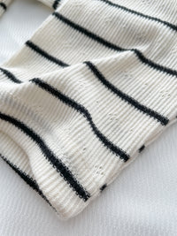 Floral Stripe Top 法式橫條紋花形小洞舒適上衣/ TP9190