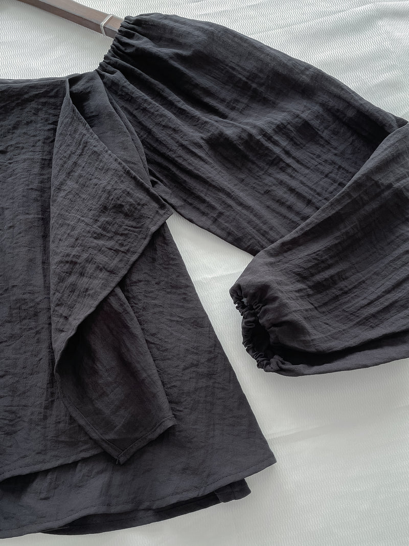 Chiffon Blouse 方領不規則衣身飄逸上衣/ BU9124