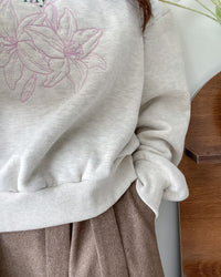 Embroidery Lily Top  花朵刺繡印花衛衣/ TP9196