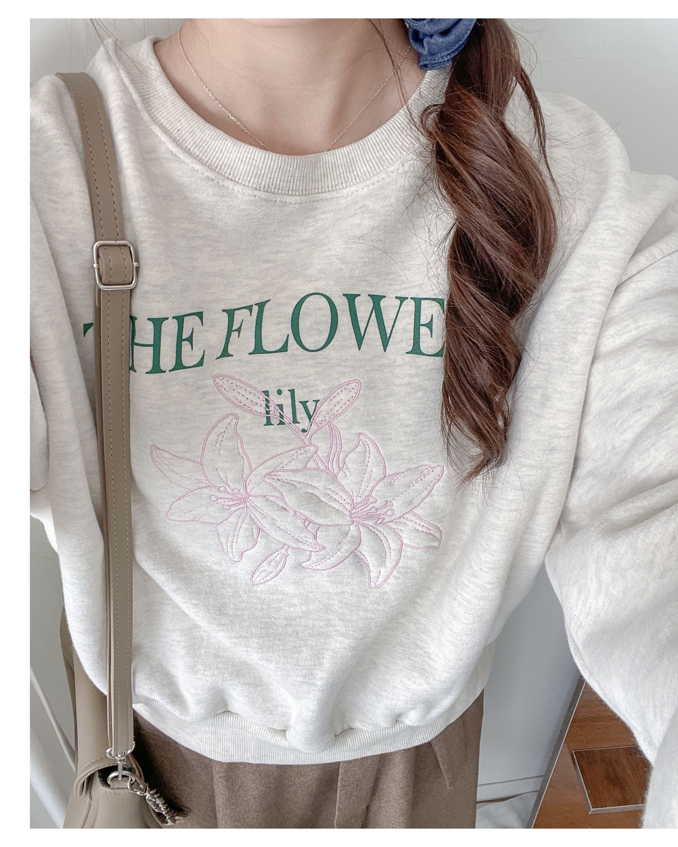 Embroidery Lily Top  花朵刺繡印花衛衣/ TP9196