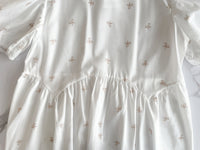 Beige Ribbon, Dress 粉杏蝴蝶印花寬鬆日常弧腰線長裙/ DS9596