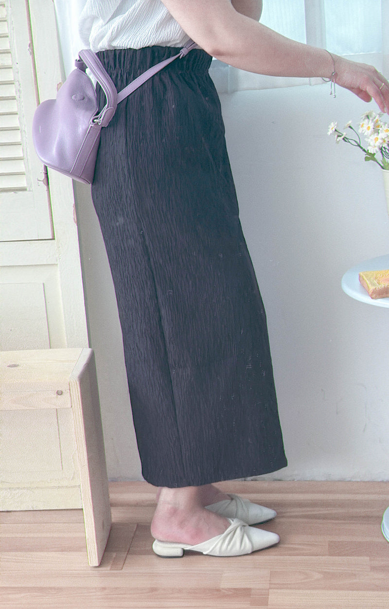 Wavy Patterned Skirt  立體花紋不貼顯瘦直裙/ SK8898