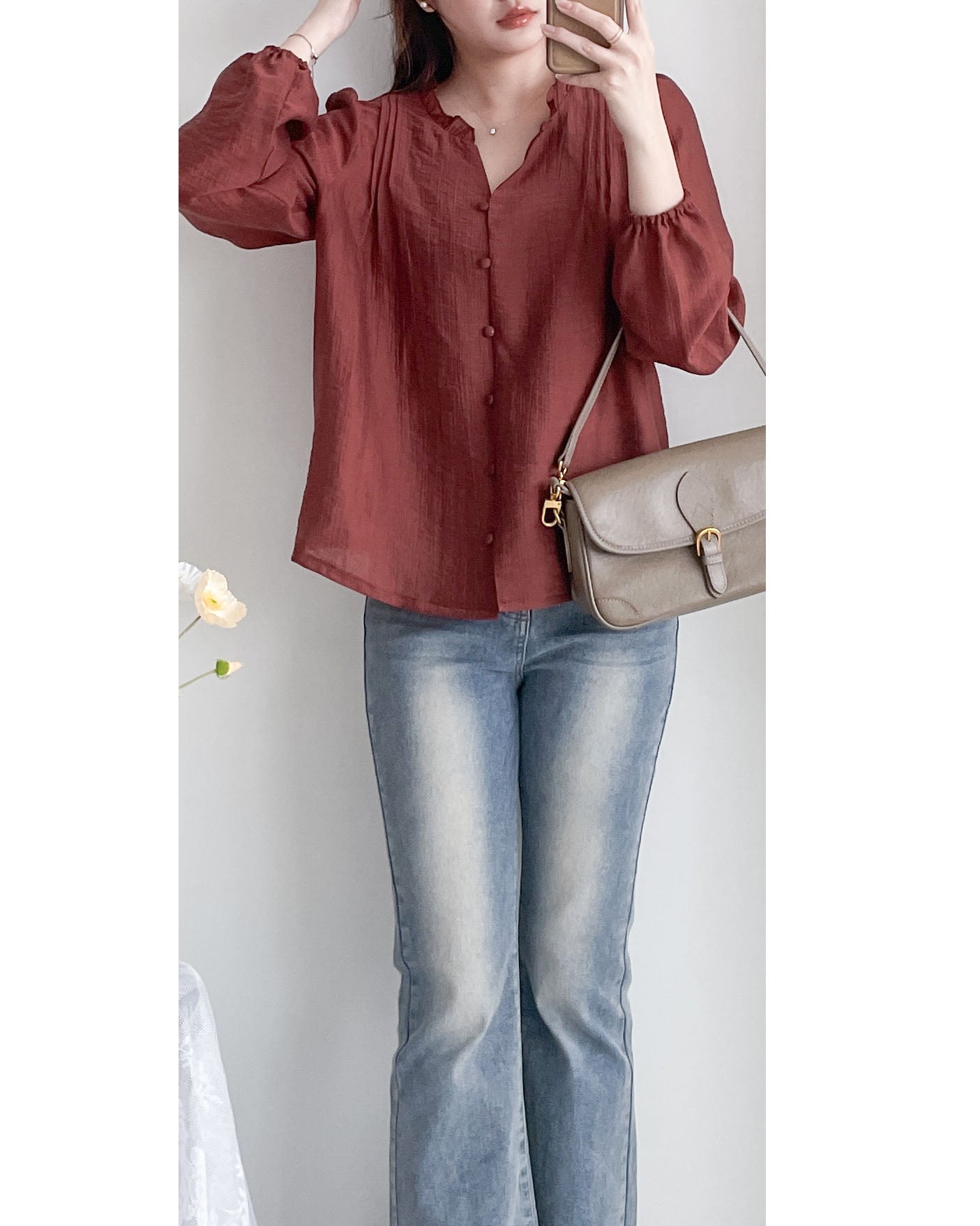 BrickRed Ruffle V Blouse 磚紅立體壓褶 V領荷葉邊襯衫/ BU9129