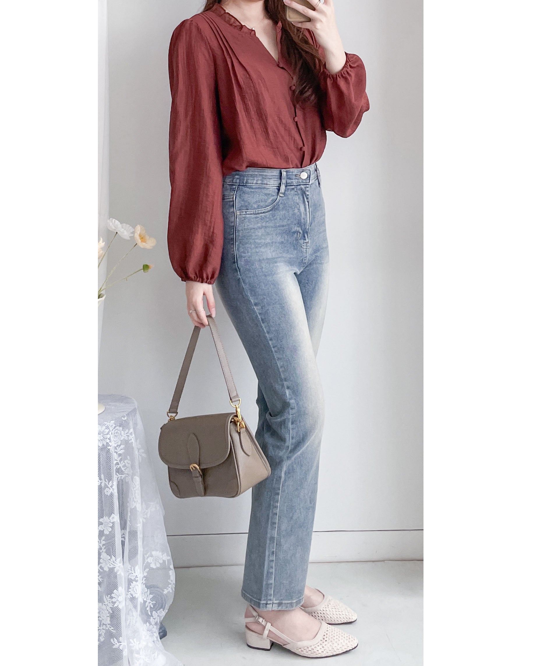 BrickRed Ruffle V Blouse 磚紅立體壓褶 V領荷葉邊襯衫/ BU9129