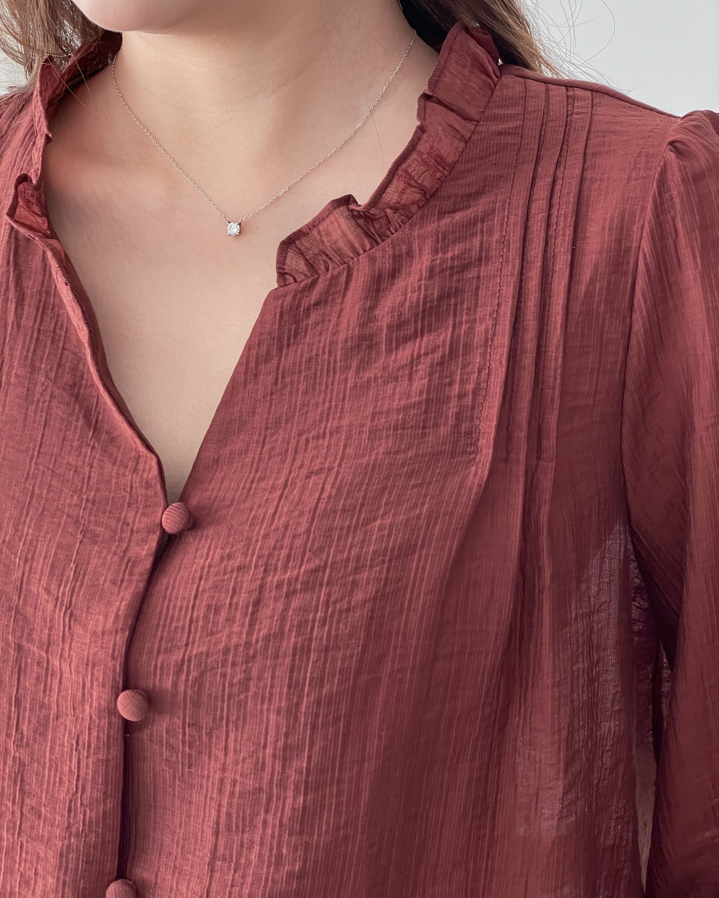 BrickRed Ruffle V Blouse 磚紅立體壓褶 V領荷葉邊襯衫/ BU9129