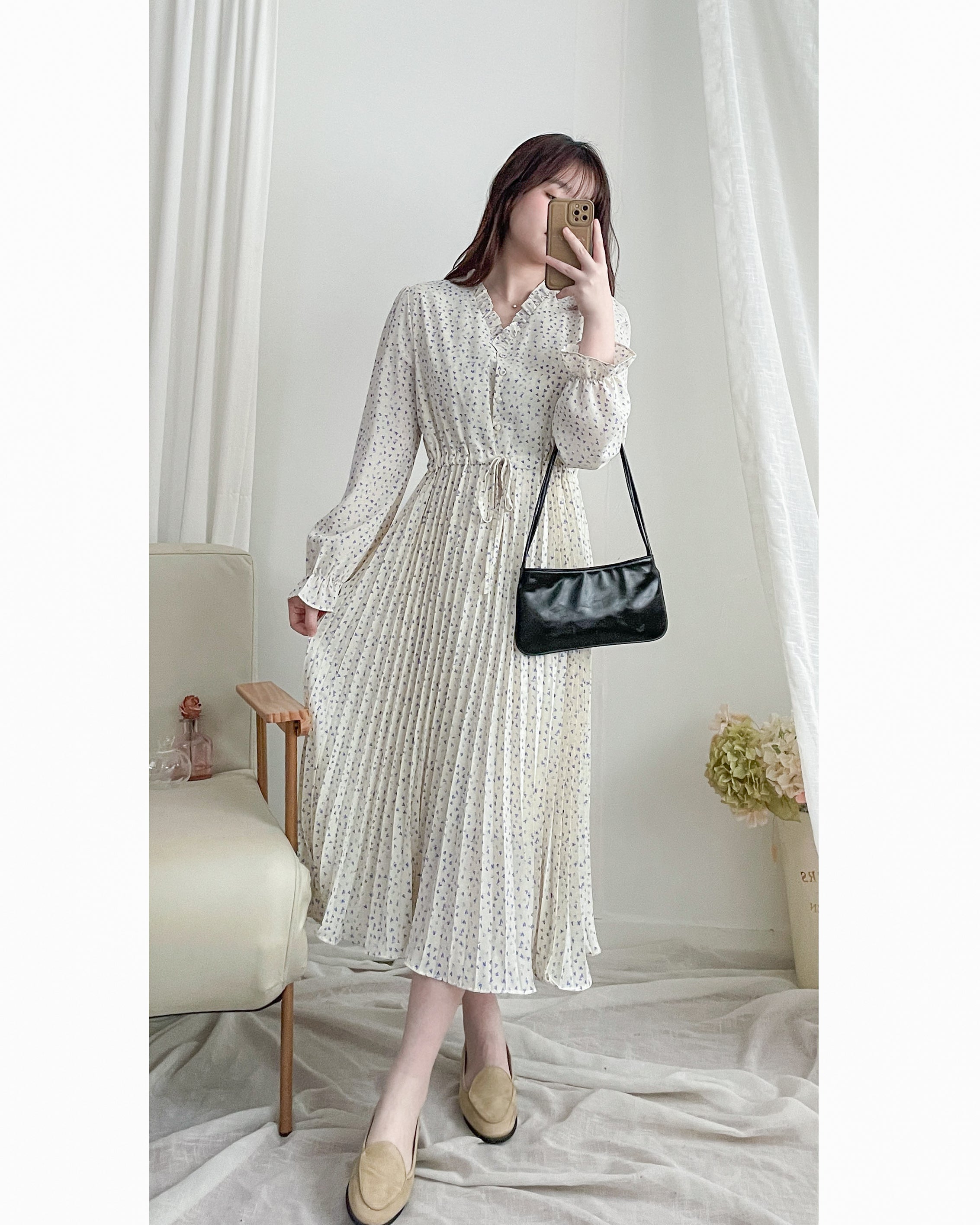 Watercolour Heart Pleated Dress 氣質水彩疊層心形V領百褶連身裙/ DS1085