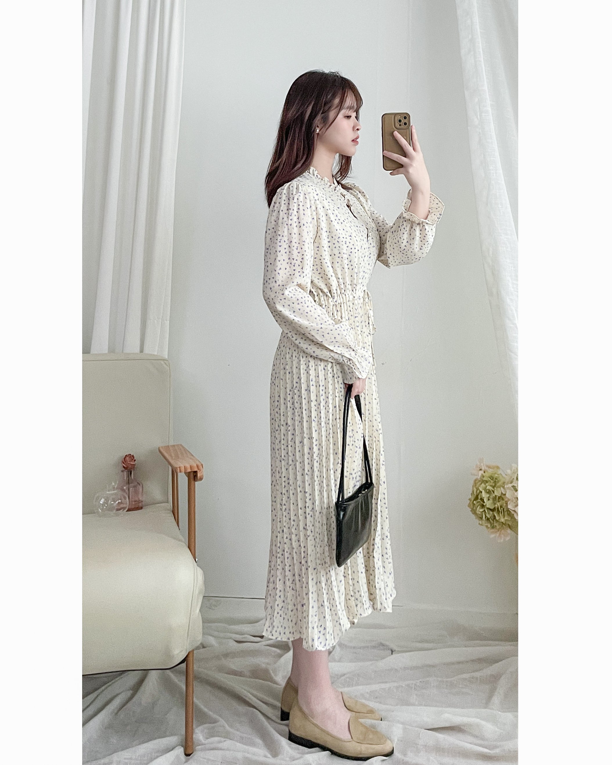 Watercolour Heart Pleated Dress 氣質水彩疊層心形V領百褶連身裙/ DS1085