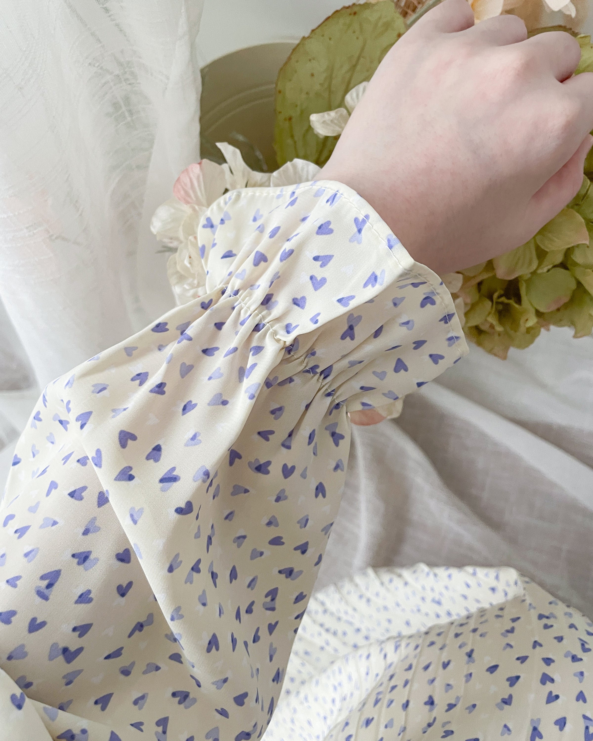 Watercolour Heart Pleated Dress 氣質水彩疊層心形V領百褶連身裙/ DS1085