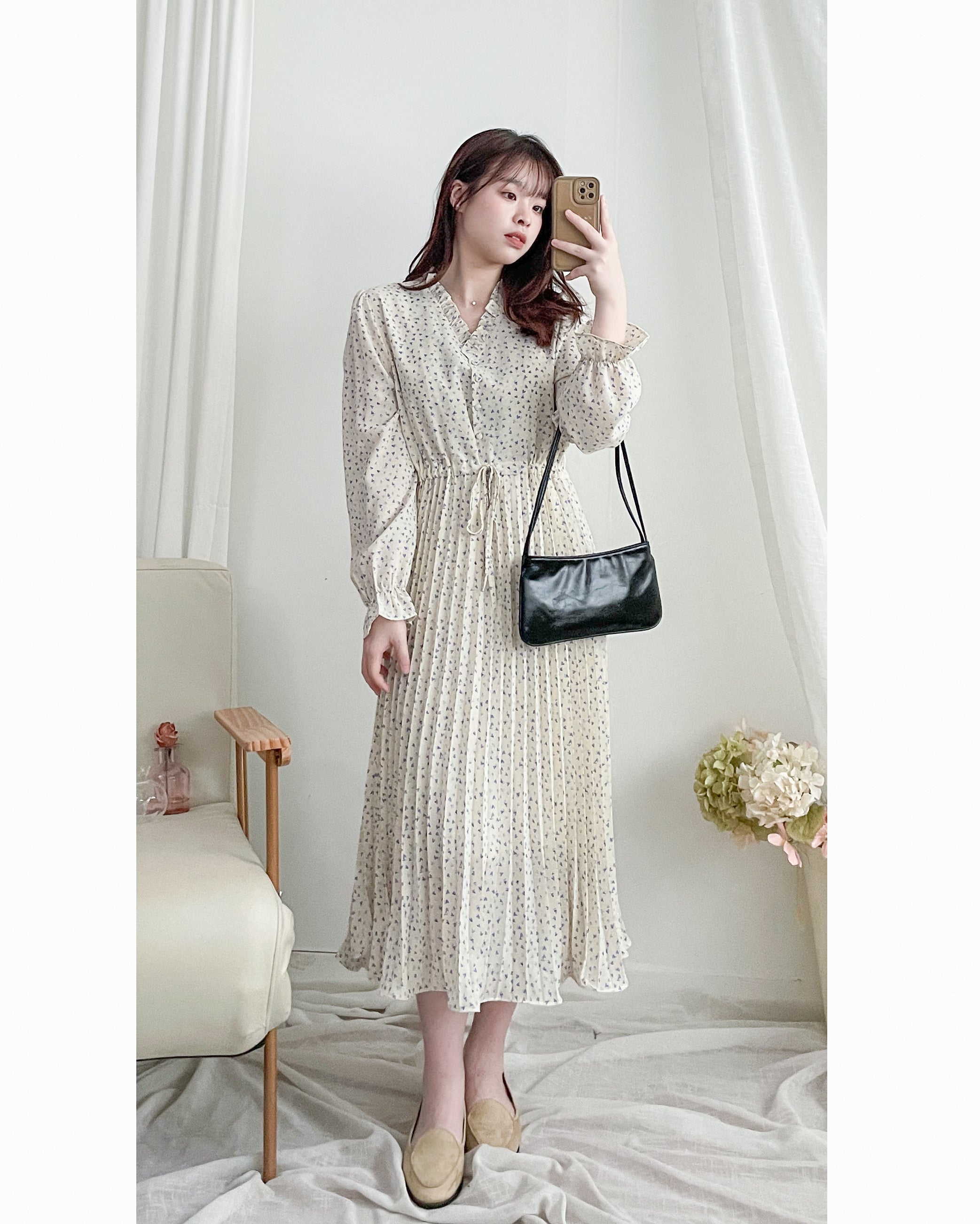 Watercolour Heart Pleated Dress 氣質水彩疊層心形V領百褶連身裙/ DS1085