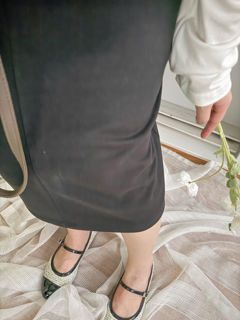 （附送腰帶) Belt Skirt 簡潔腰身偏厚棉後開叉直身裙/ SK8854