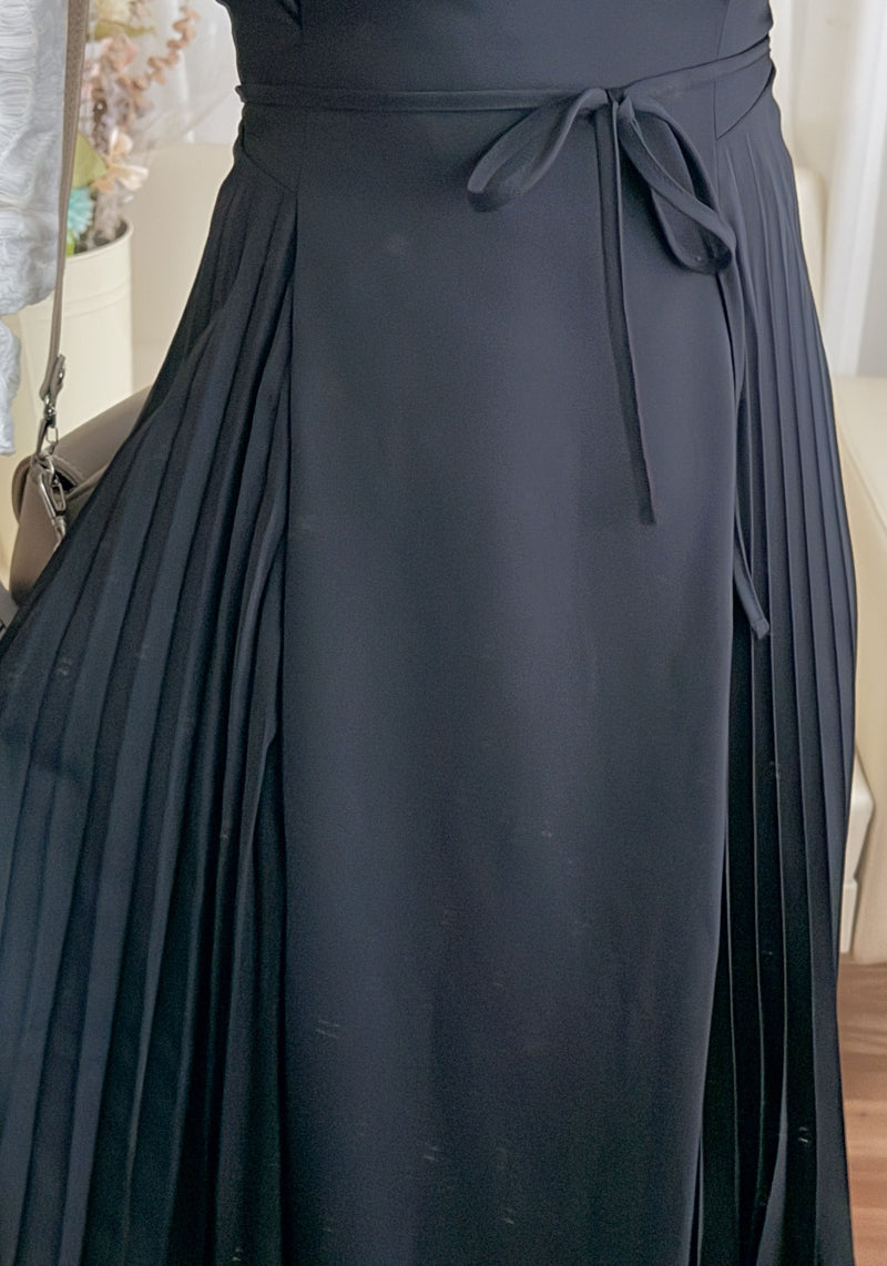 Alice Dress 彈性修身平領優雅左右百褶連身裙/ DS9837