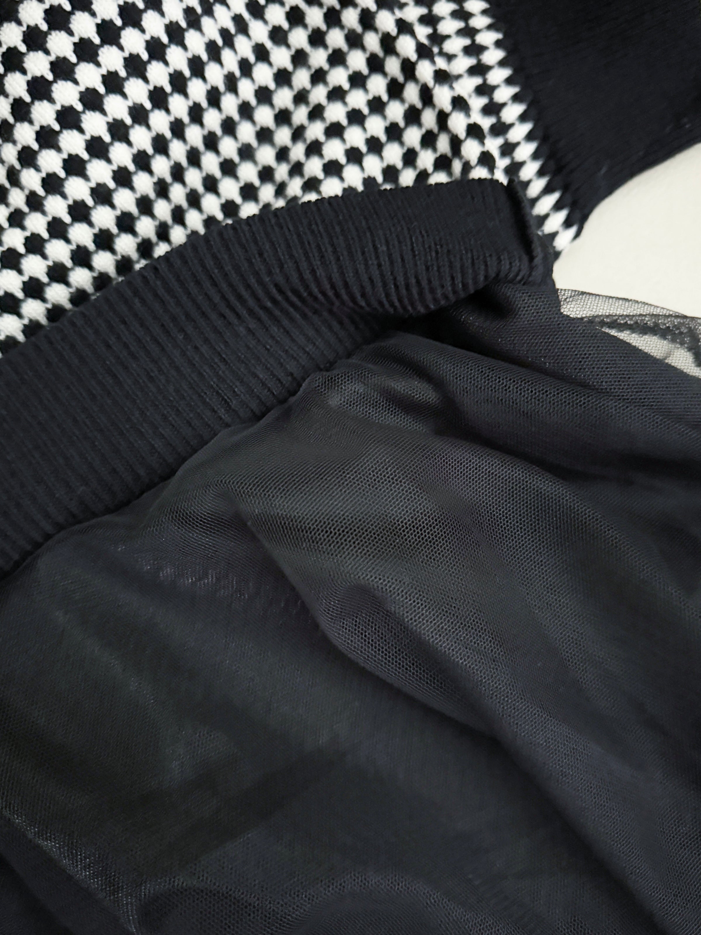 【現貨限量回歸 新增𝔹𝕝𝕒𝕔𝕜 ✨】COCO Dress 優雅千鳥格紋黑色紗裙假兩件連身裙/ DS1033