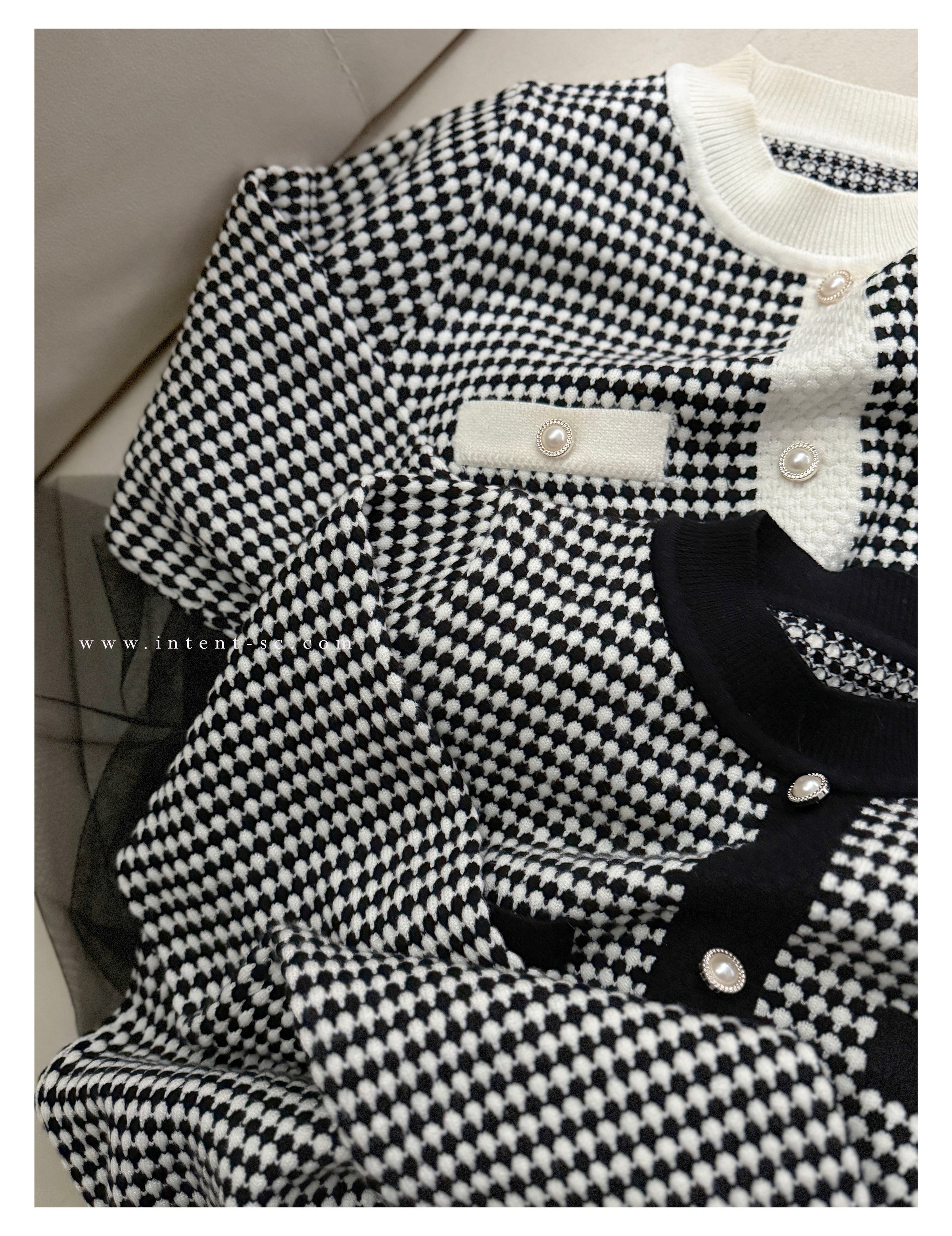 【現貨限量回歸 新增𝔹𝕝𝕒𝕔𝕜 ✨】COCO Dress 優雅千鳥格紋黑色紗裙假兩件連身裙/ DS1033