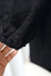 [限量現貨回歸 White］Embriodery Dress V領鏤空刺繡舒適連身裙/ DS9954