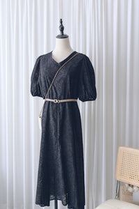 [限量現貨回歸 White］Embriodery Dress V領鏤空刺繡舒適連身裙/ DS9954