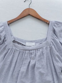 Square Neck Blouse 溫柔方領傘袖上衣/ TP9176