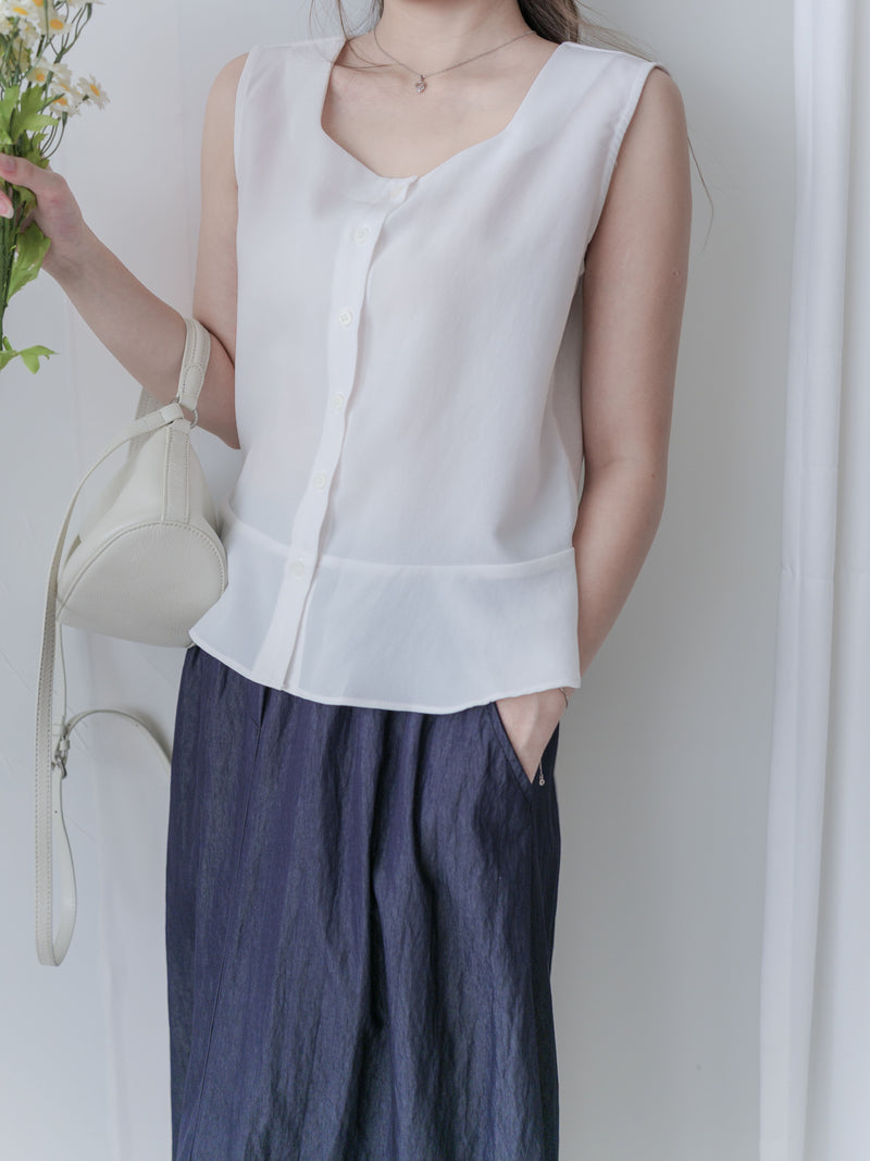 Sleeveless Square Neck Chiffon Top 方領無袖細荷葉衣尾雪紡上衣/ BU9113