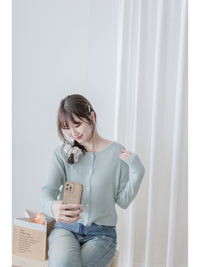 Embroidered Love Cardigan 金屬字母針織開衫或上衣/ TP9184