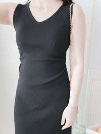 Knit Dress V領貼身腰間車褶針織連身裙/ DS9991