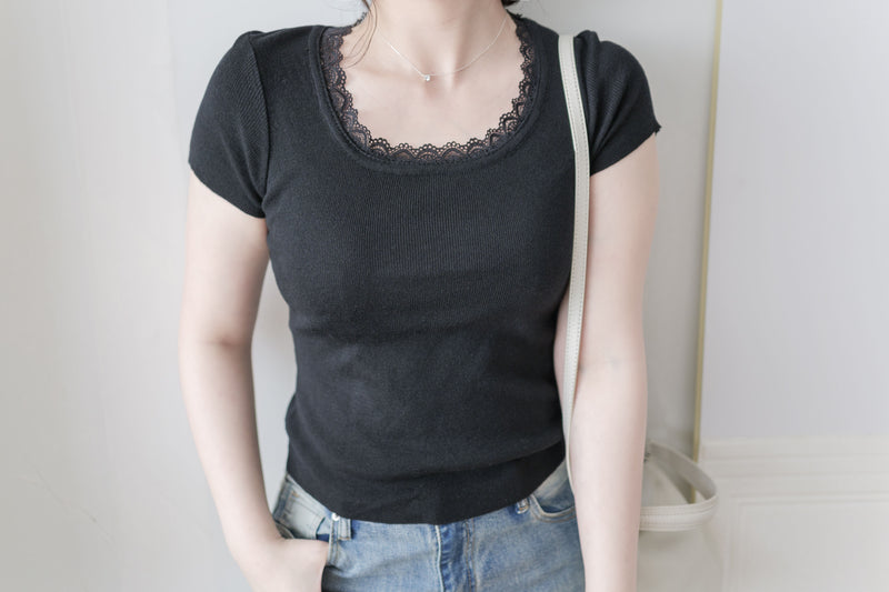 Lace Collar Top 顯瘦修身彈性蕾絲圓方領上衣/ TP9183