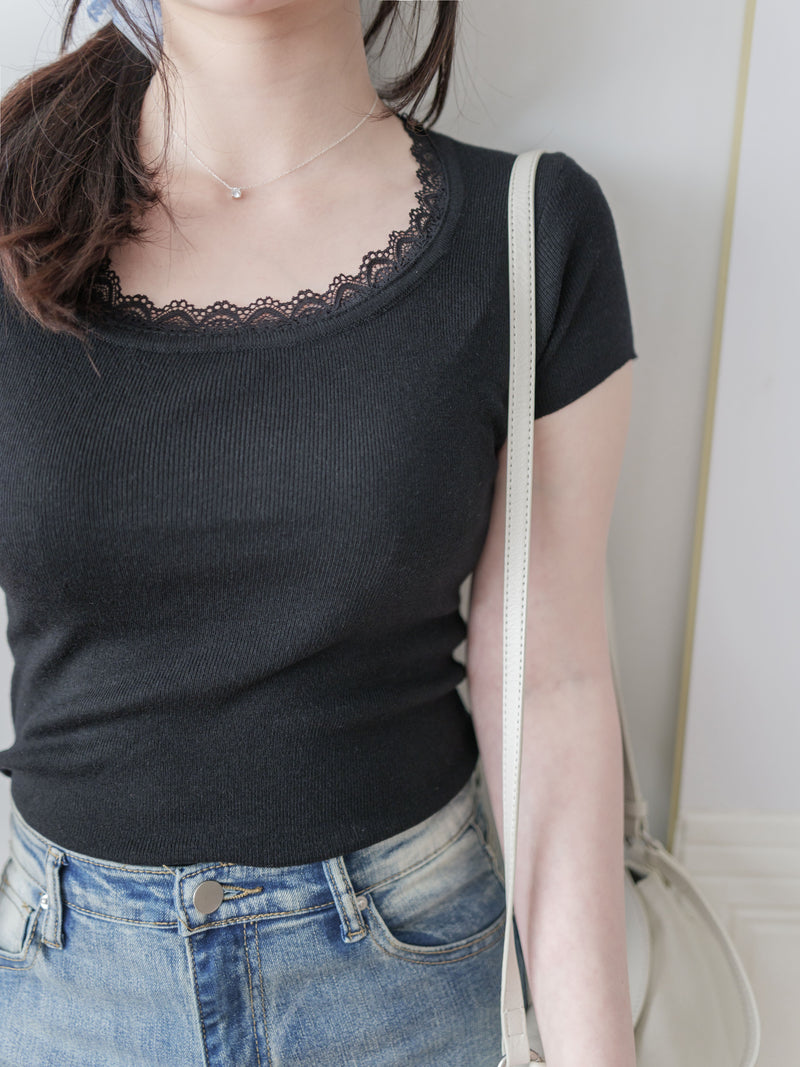 Lace Collar Top 顯瘦修身彈性蕾絲圓方領上衣/ TP9183