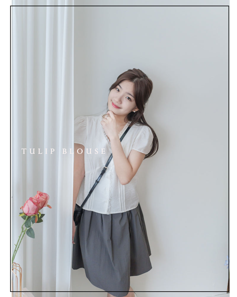 Tulip, Blouse 精緻通花領口寬鬆修腰線上衣/ BU9052