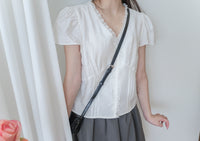 Tulip, Blouse 精緻通花領口寬鬆修腰線上衣/ BU9052
