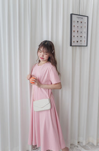 （ V Pleated Dress 裙身顯瘦車褶設計日常連身裙/ DS9631 （black sold out)