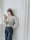 Ruffle Collar Blouse 微光澤顯鎖骨方領修腰上衣/ BU9121