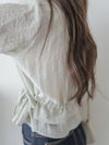 Ruffle Collar Blouse 微光澤顯鎖骨方領修腰上衣/ BU9121