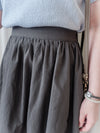 （超百搭顯瘦單品！) Flair, Skirt 長度剛好顯幼腰間皺皺修肚膝上裙/ SK8841