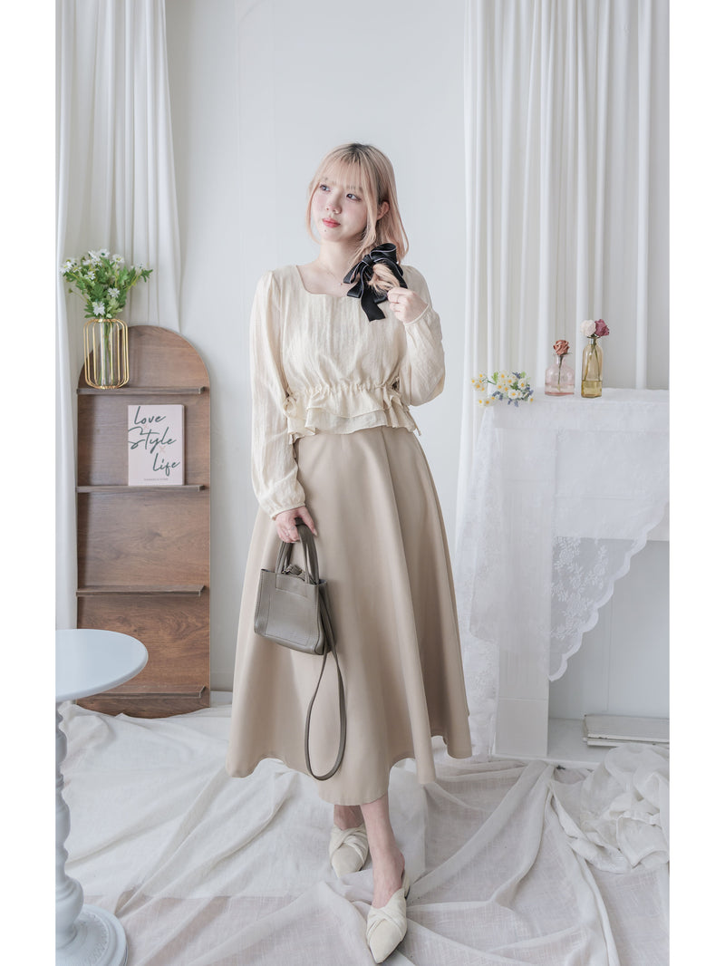 Ruffle Collar Blouse 微光澤顯鎖骨方領修腰上衣/ BU9121