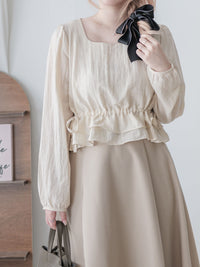 Ruffle Collar Blouse 微光澤顯鎖骨方領修腰上衣/ BU9121